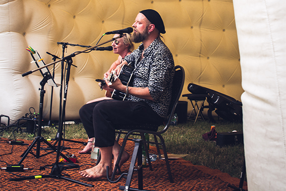 Gitarren-Duo unter KultourDome